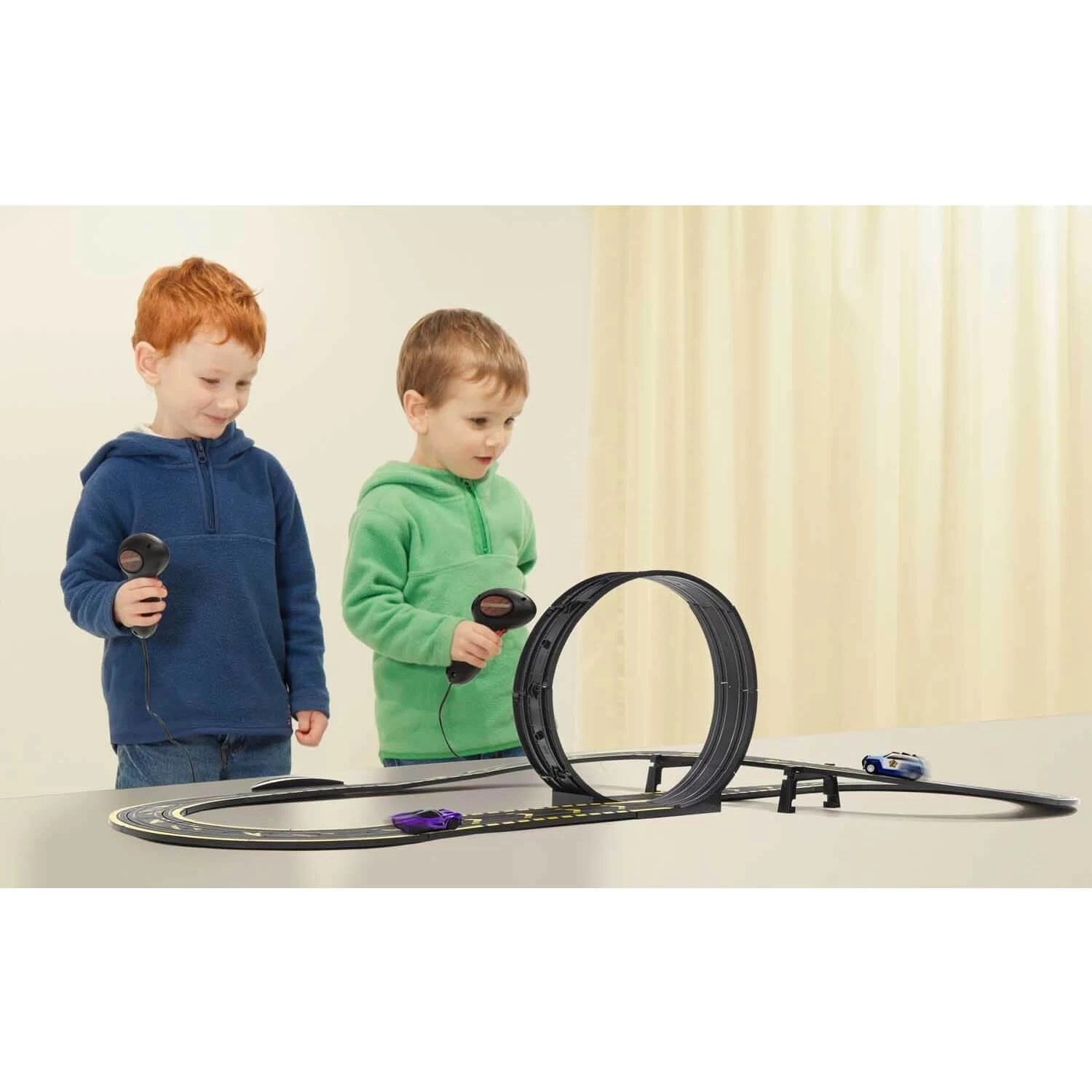 Circuit De Voitures Micro Scalextric Ryans World : Ryans Street Chase 2 Circuit De Voitures Micro Scalextric Ryans World : Ryans Street Chase – Image 2