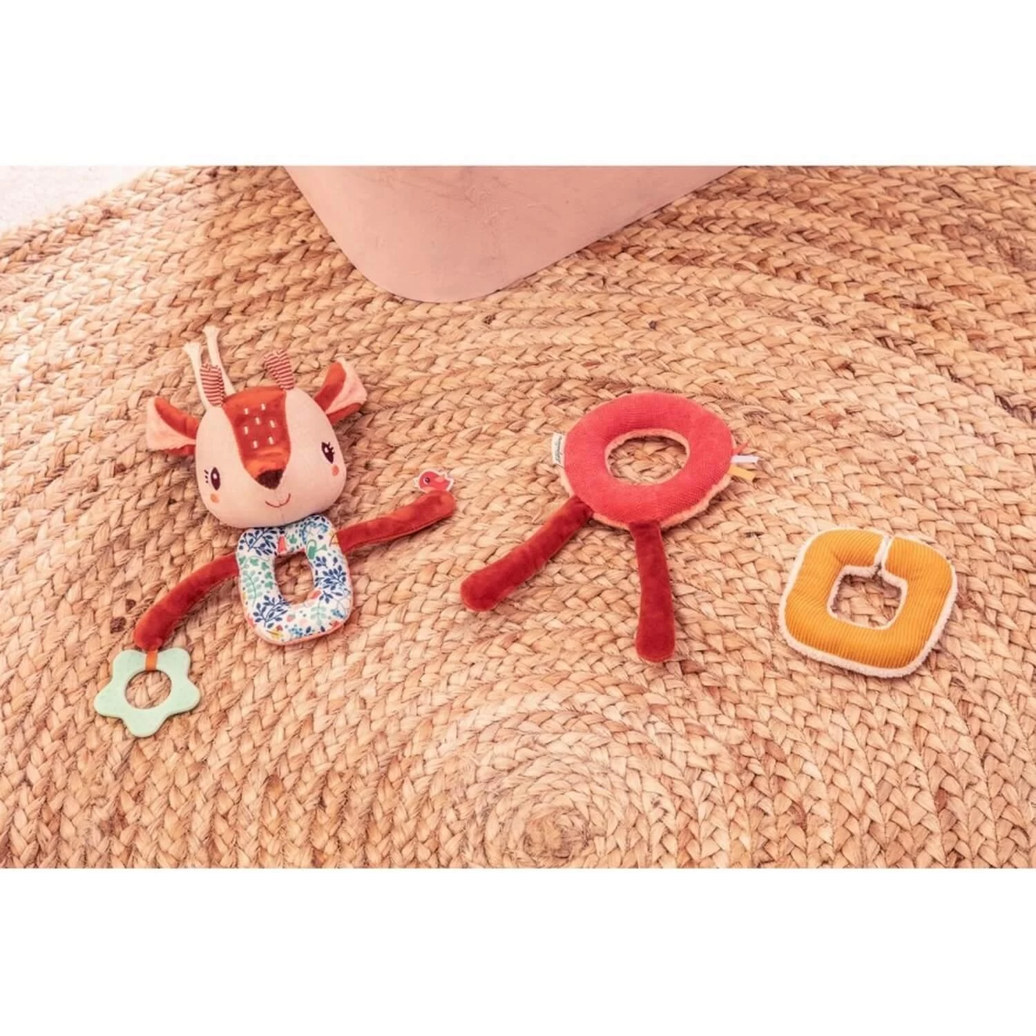 Lilliputiens Chaîne D'activités Sensorielle : Stella Le Faon 3 Lilliputiens Chaîne D'activités Sensorielle : Stella Le Faon – Image 3