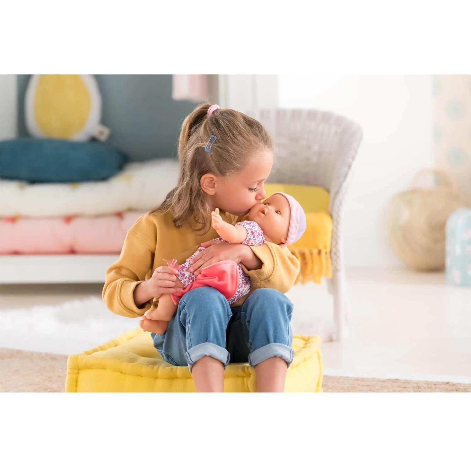 Poupon Mon Grand Poupon Corolle : Emilie Suce Son Pouce 7 Poupon Mon Grand Poupon Corolle : Emilie Suce Son Pouce – Image 7